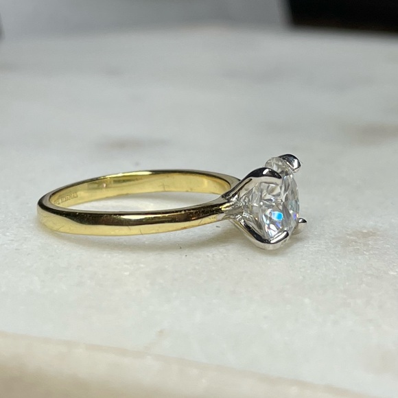 Solid 14k Gold 2ct D, VVS1 Moissanite Ring - Picture 7 of 17